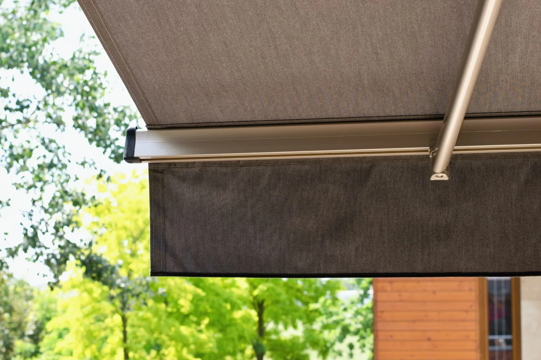 pose store banne corgoloin