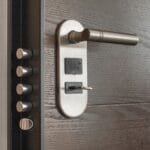 Pose de portes sécurisées